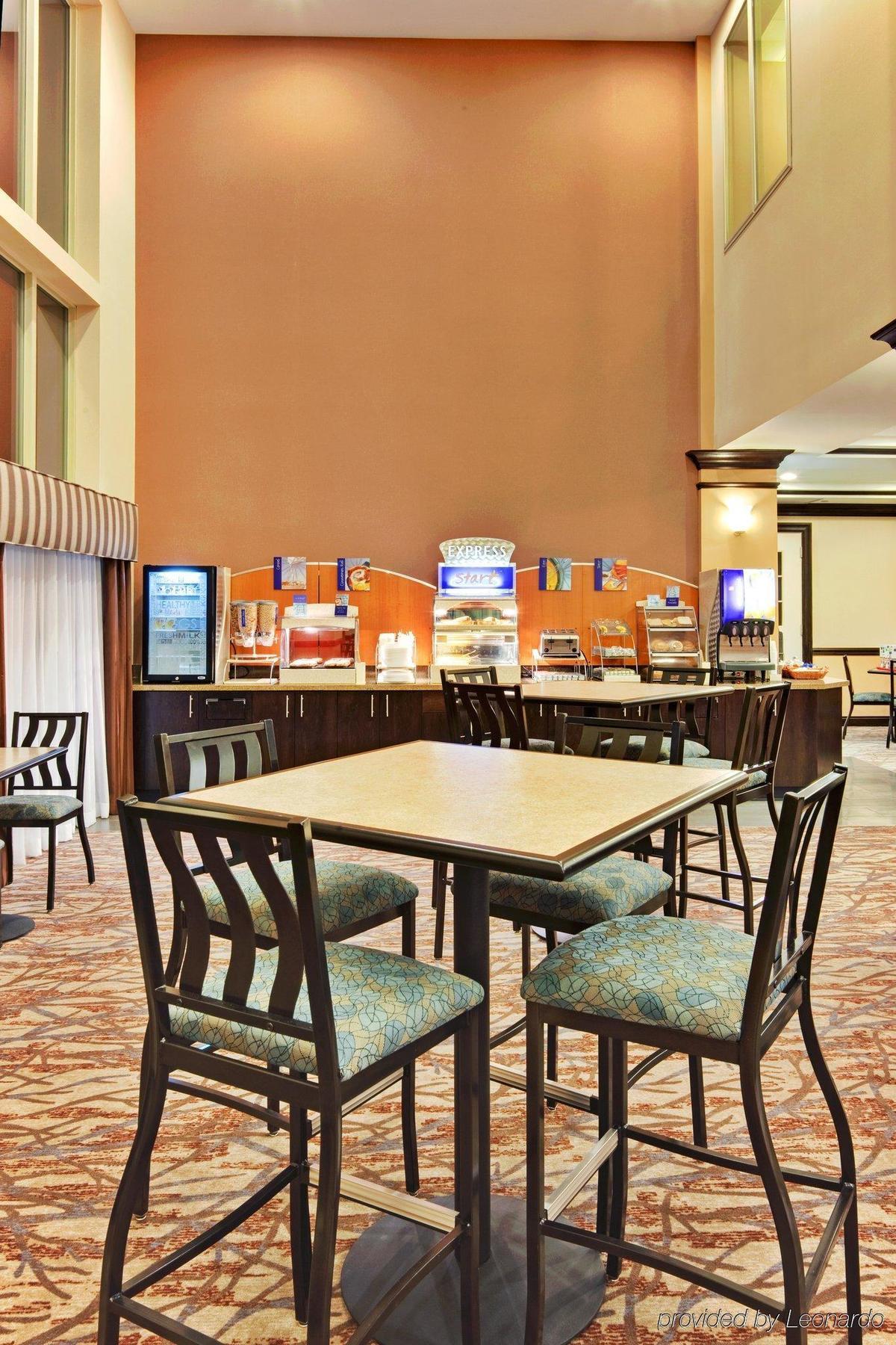 Holiday Inn Express Hotel & Suites Hamburg By Ihg Exterior foto