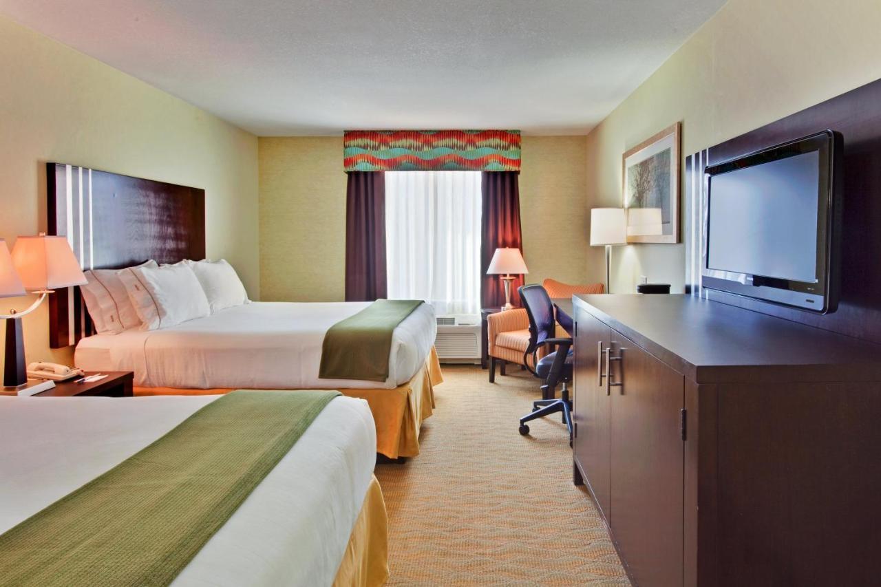 Holiday Inn Express Hotel & Suites Hamburg By Ihg Exterior foto